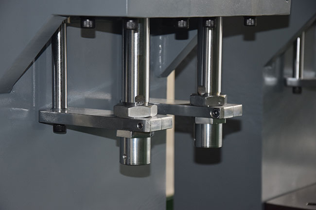 半弓型雙缸氣液增壓機產品細節圖2